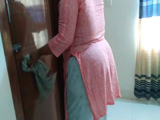 Dost kee Badi Gand Vale maan Ko choda Jab Dost ni Ghar par nahi tha – MILF Big Ass & Huge Boobs Fucking & Cum