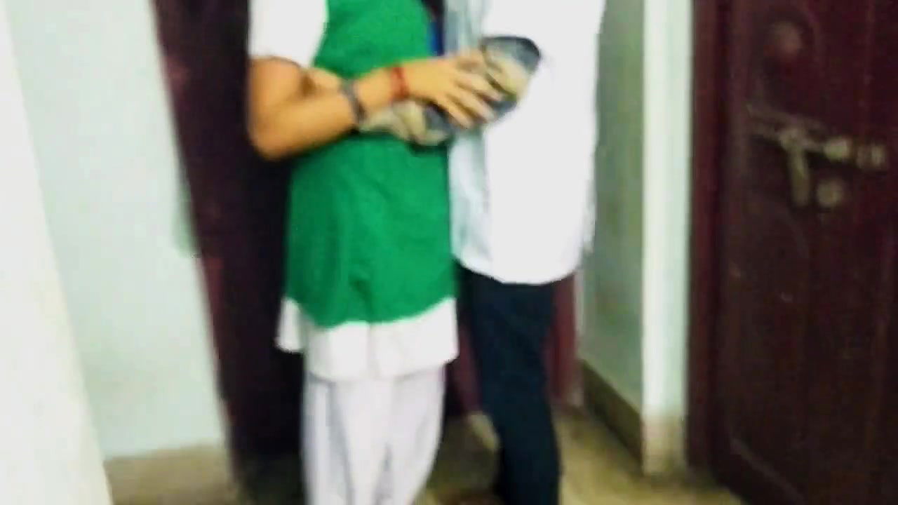 Doctor and young nurse ka store room ka video hua viral