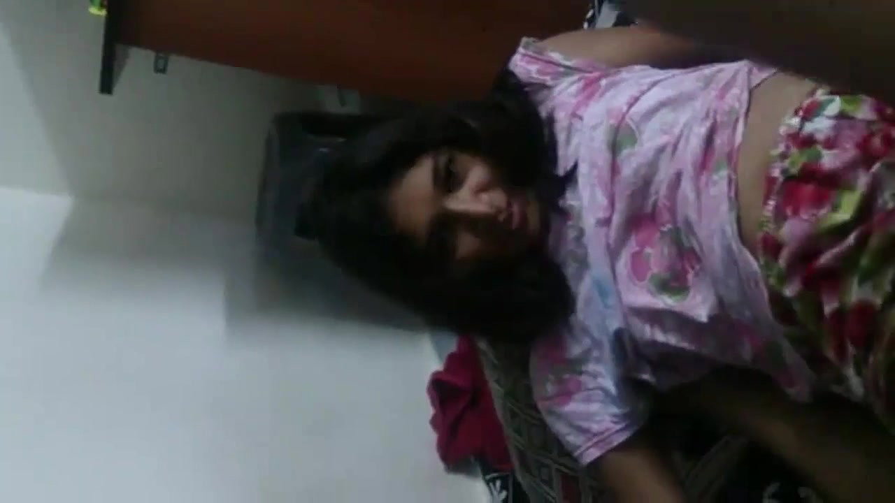 tamil girl showing ymmu boobs