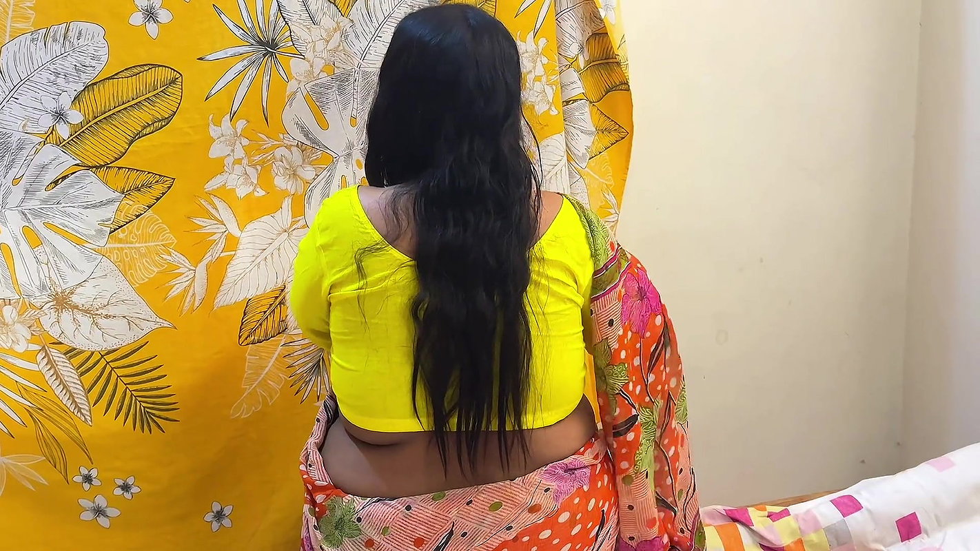 Desi Tamil Housewife sex with her landlord for apartment rent