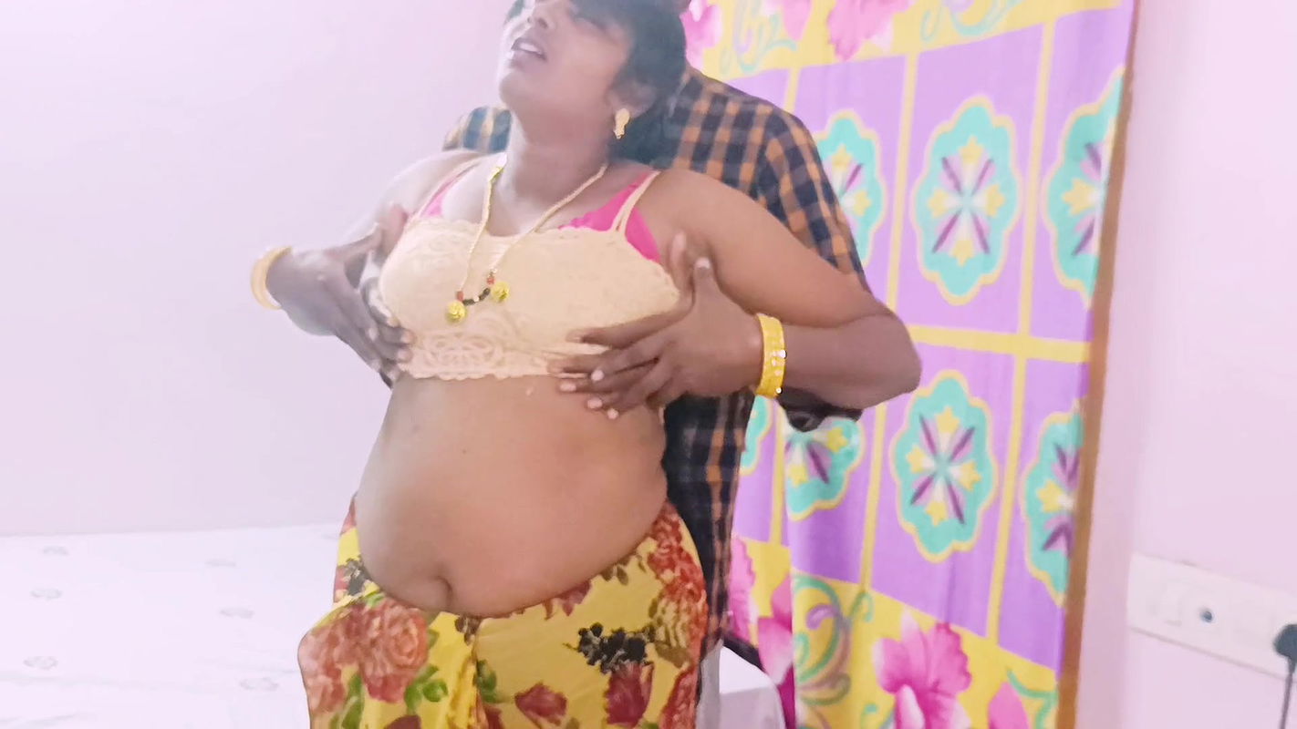Desi beautiful saree housewife unfortunately fucking husbend’s small brother big dick Telugu dirty talks