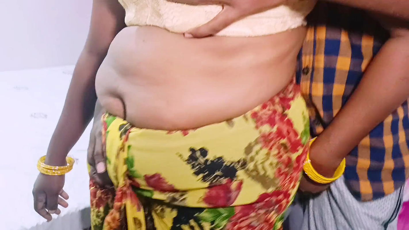 Desi beautiful saree housewife unfortunately fucking husbend’s small brother big dick Telugu dirty talks