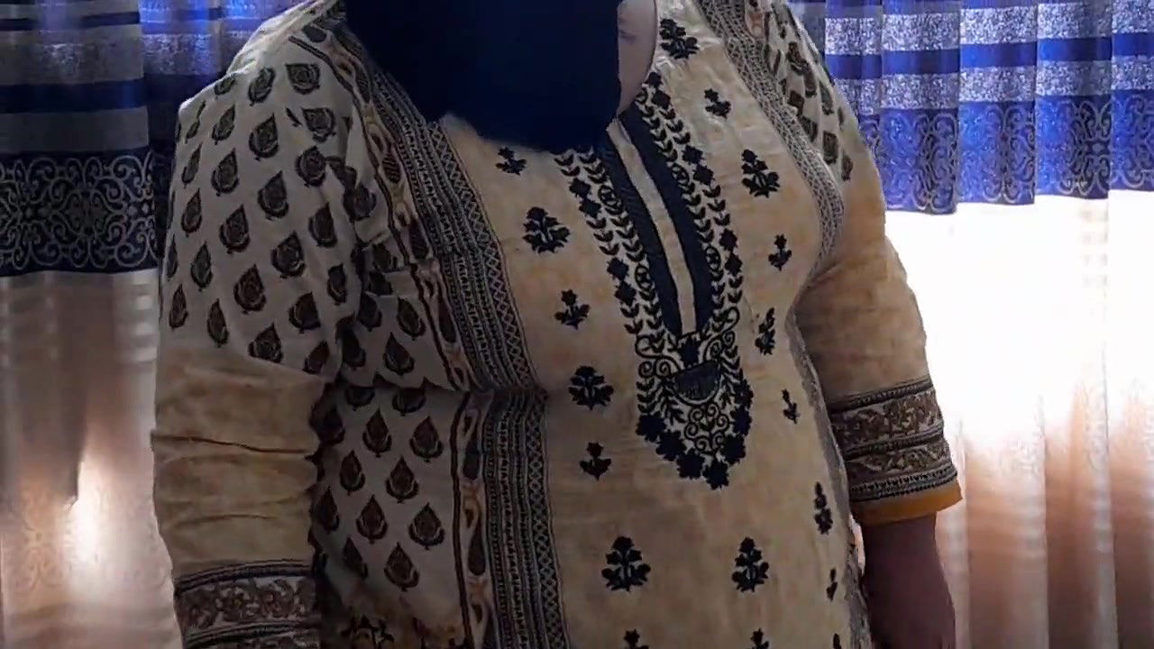 Depali Aunty Fucked by Stepson When She Was cleaning his room!