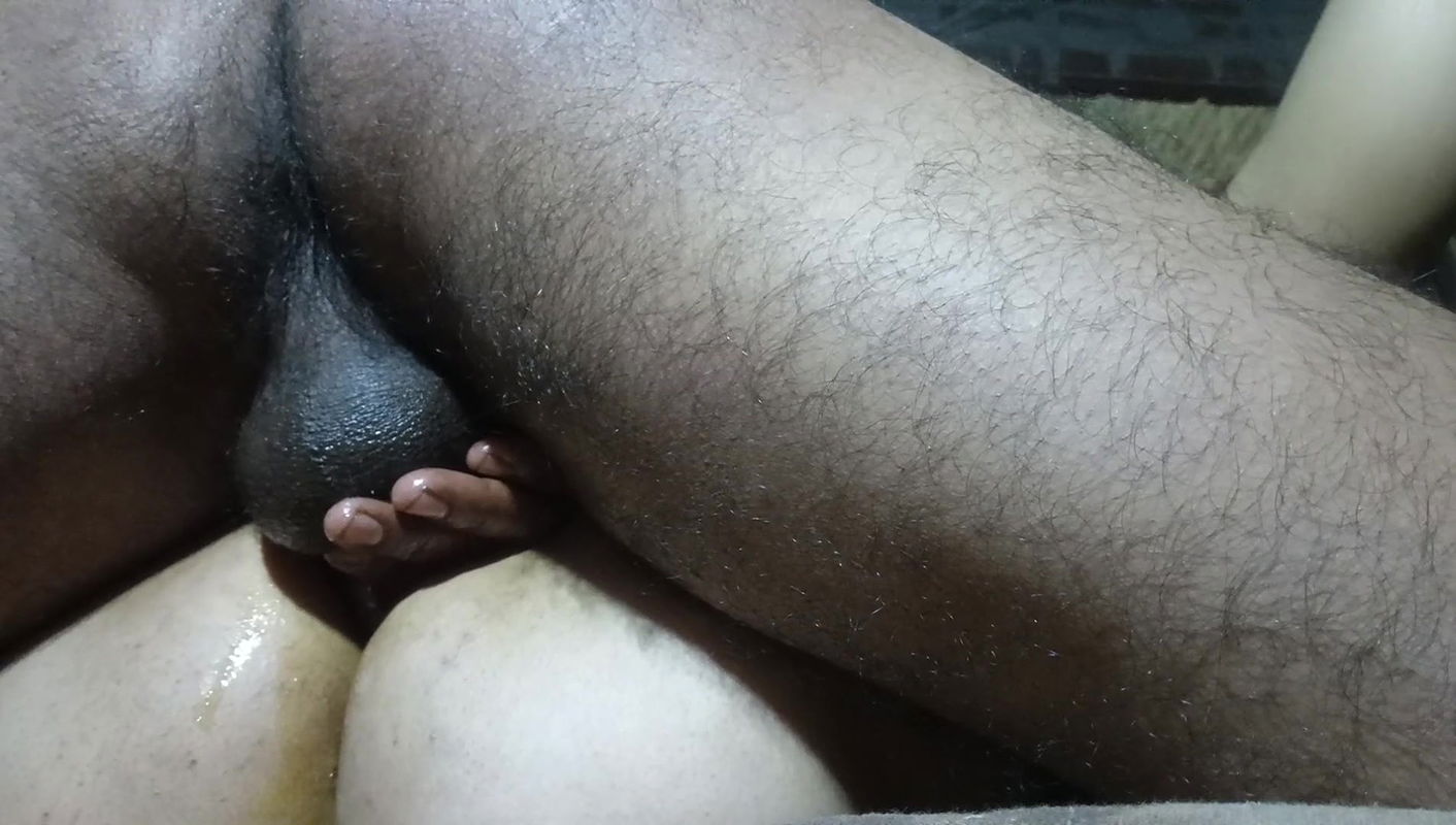 Dehati bhabhi ki chot se nikala Sara pani