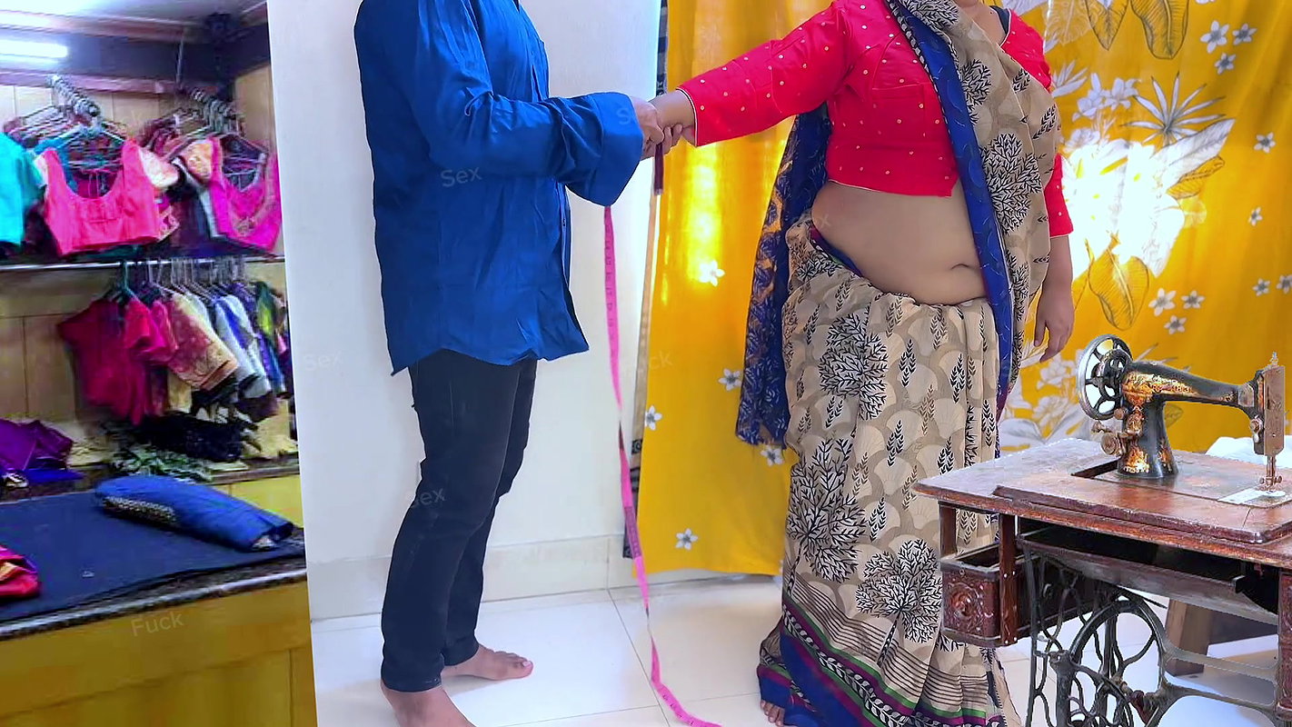 Darji Meri Maa ko Chod dala naap leta leta (Tailor Fucked My Mother In Shop)