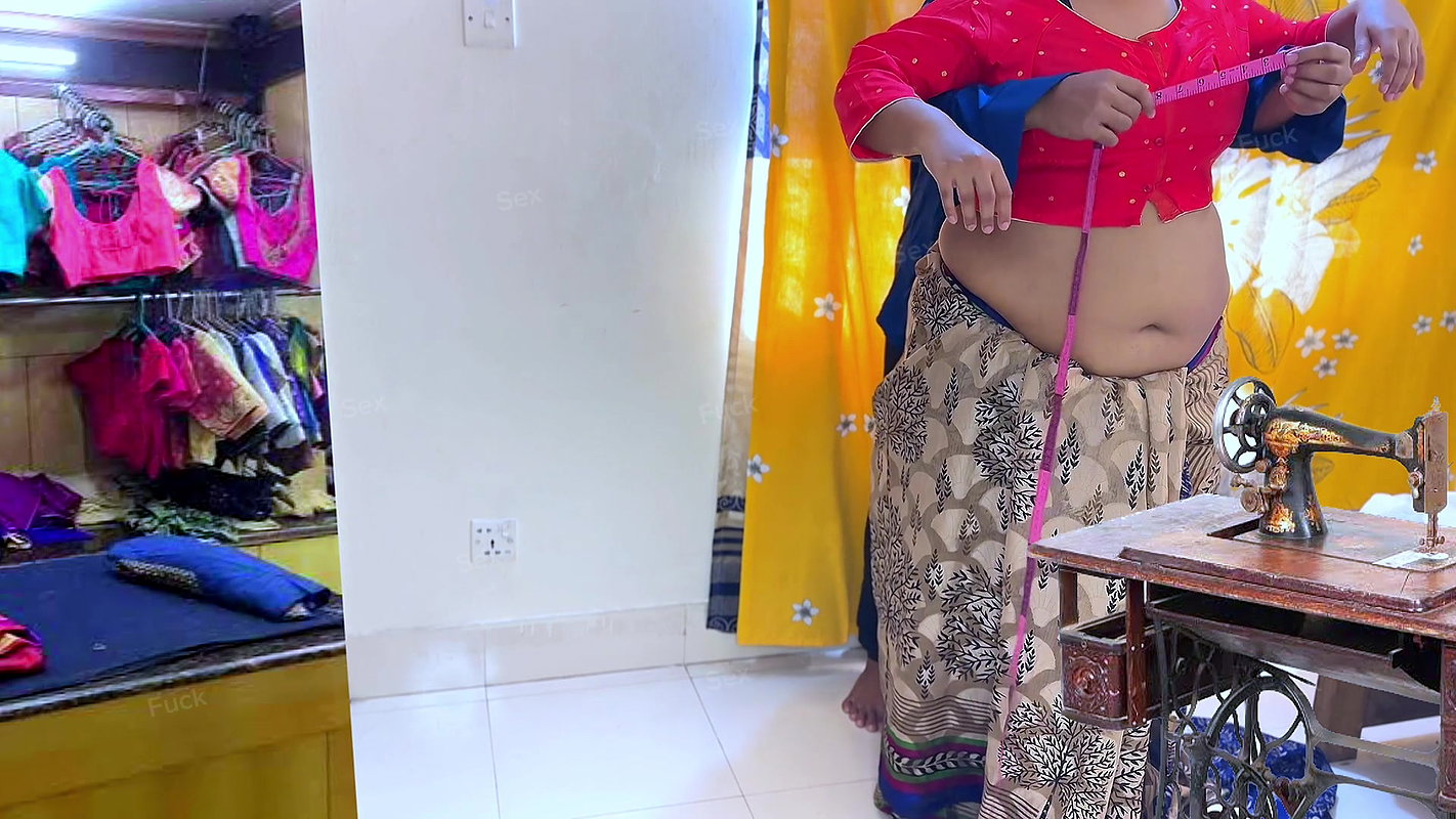 Darji Meri Maa ko Chod dala naap leta leta (Tailor Fucked My Mother In Shop)