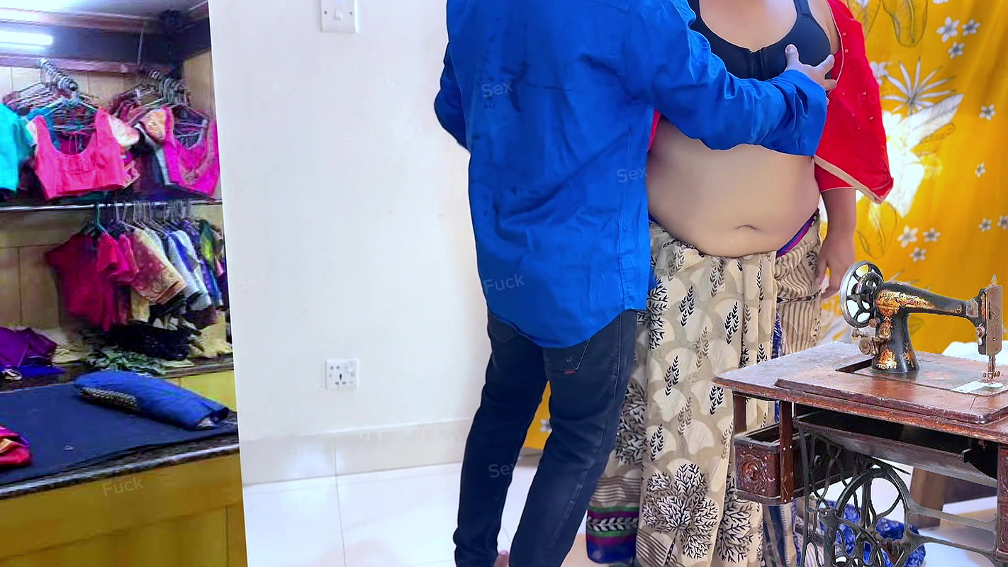 Darji Meri Maa ko Chod dala naap leta leta (Tailor Fucked My Mother In Shop)