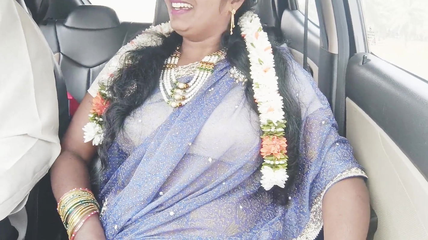 Car sex, telugu dirty talks, silk aunty with hyd driver crezy romantic journey