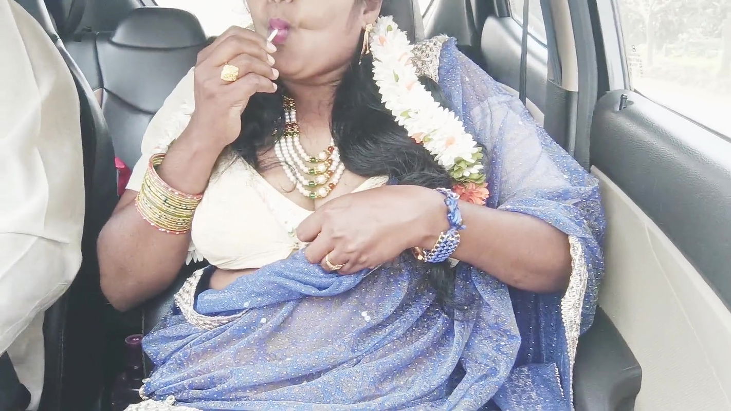 Car sex, telugu dirty talks, silk aunty with hyd driver crezy romantic journey