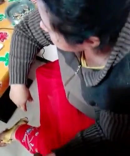 aunty giving handjob to else sis husband
