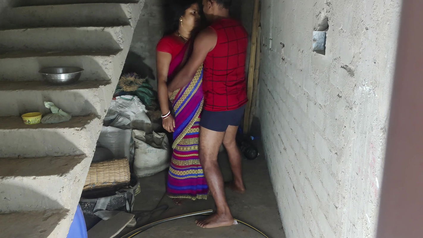 Called sister-in-law to the store room, stripped her and fucked her