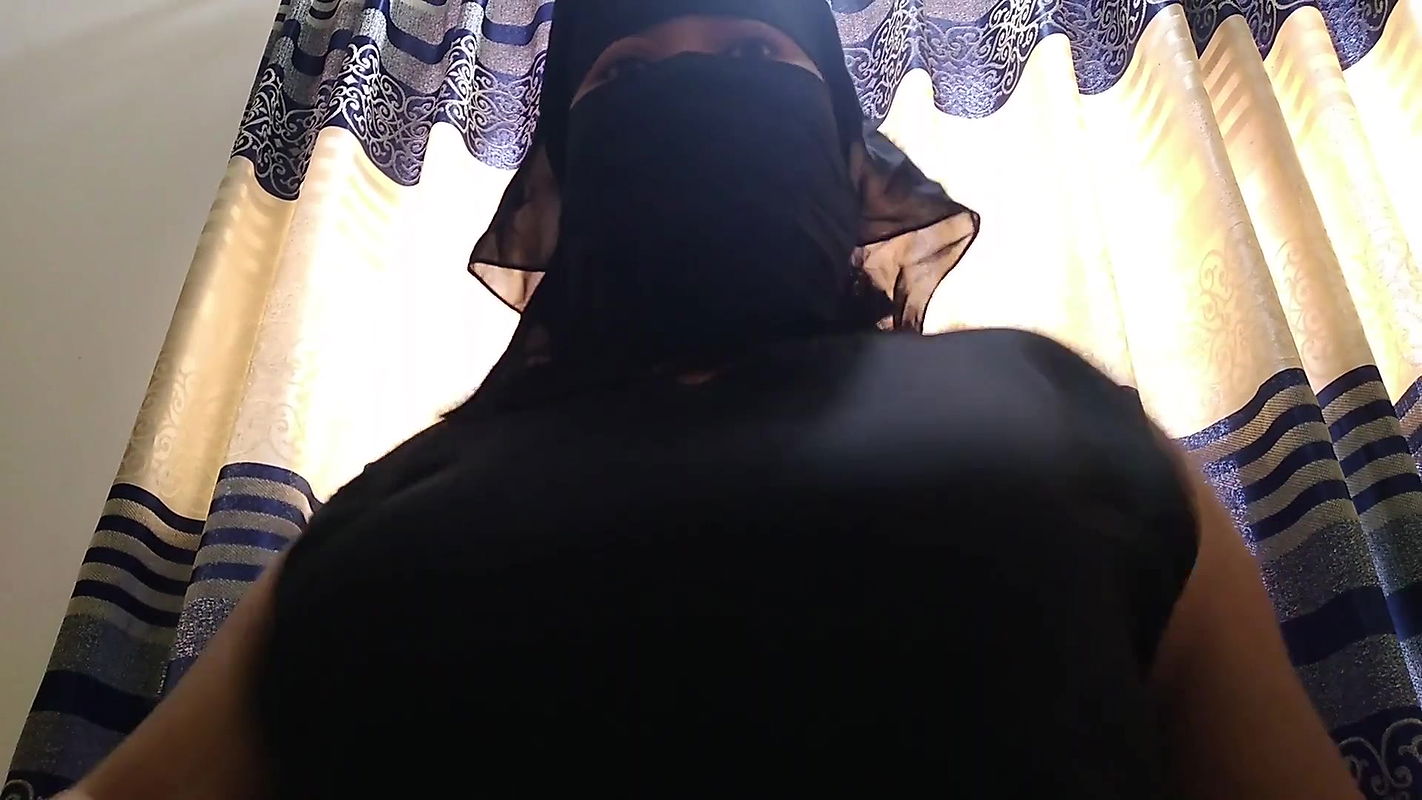 Boss Fuck Arabian Muslim Big Boobs & Huge Ass Burqa Hijab Wearing Sexy BBW Employee girl for promotion
