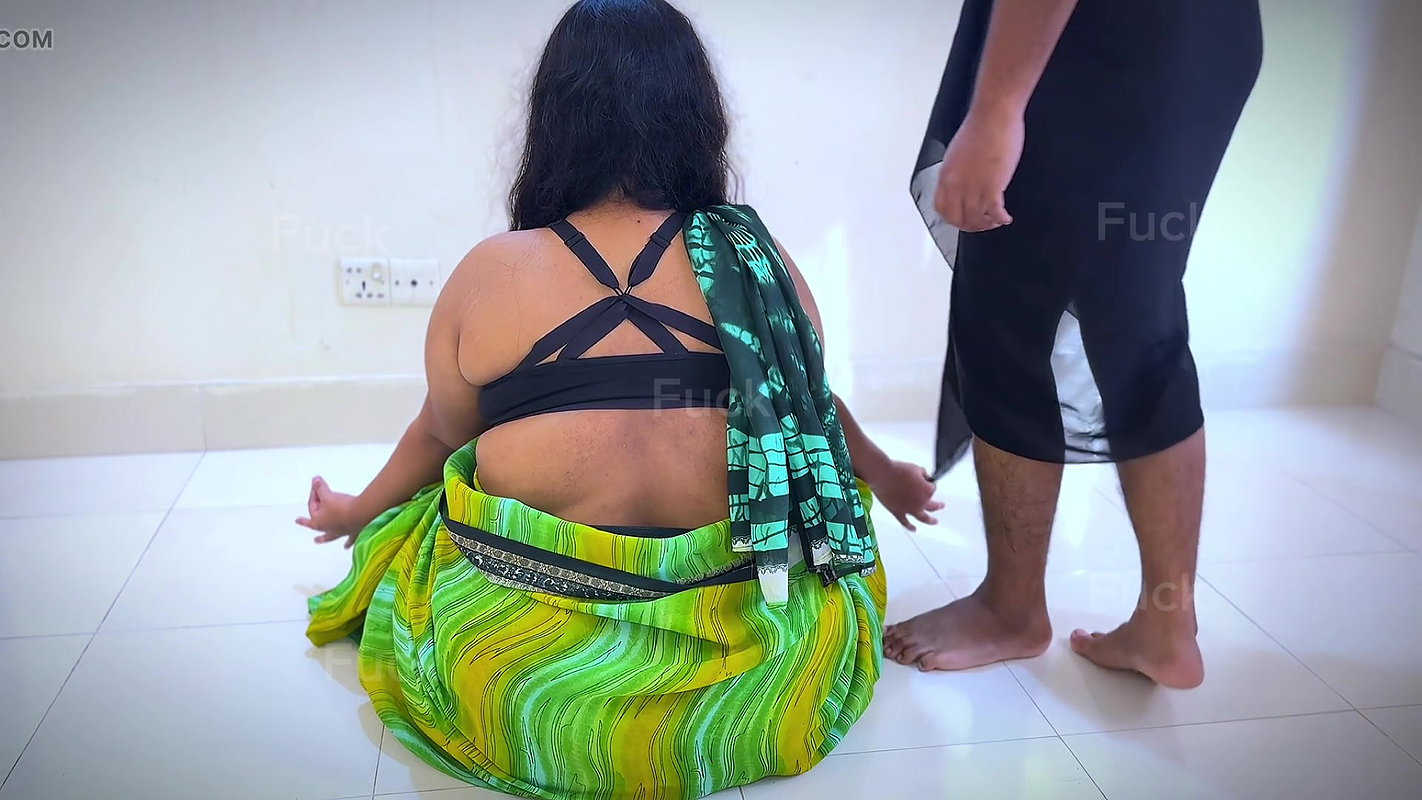 Bhojpur Soteli maa ko akhe bandh die aur mast chudai jab yoga karte hai (Fuck Indian Hot Stepmom while doing yoga) huge Ass Fuck