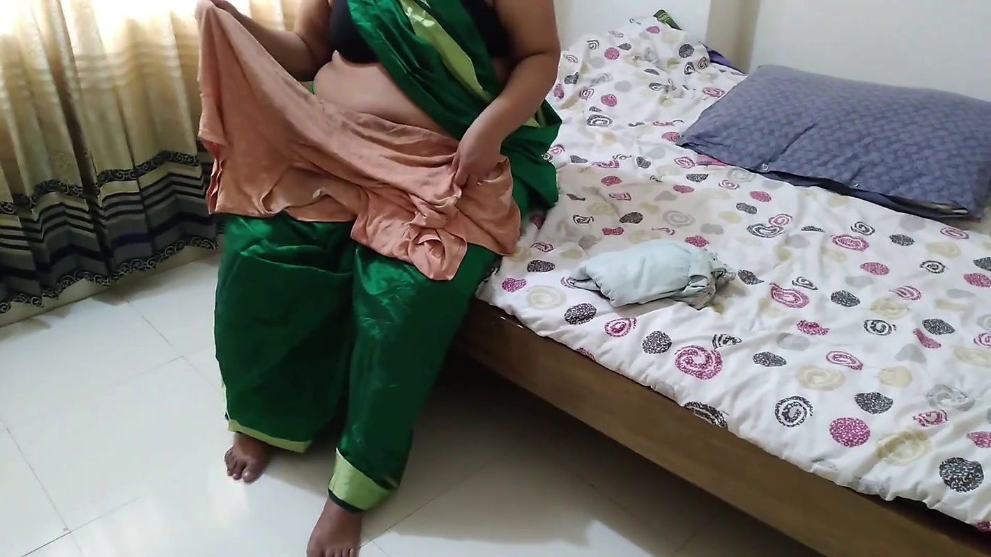 Bete ne Sauteli stepmother Ki Jabardast Chudai bar bar, jab baba ghar par nahi tha – Stepmom & Stepson on Bed (Huge Cumsot)