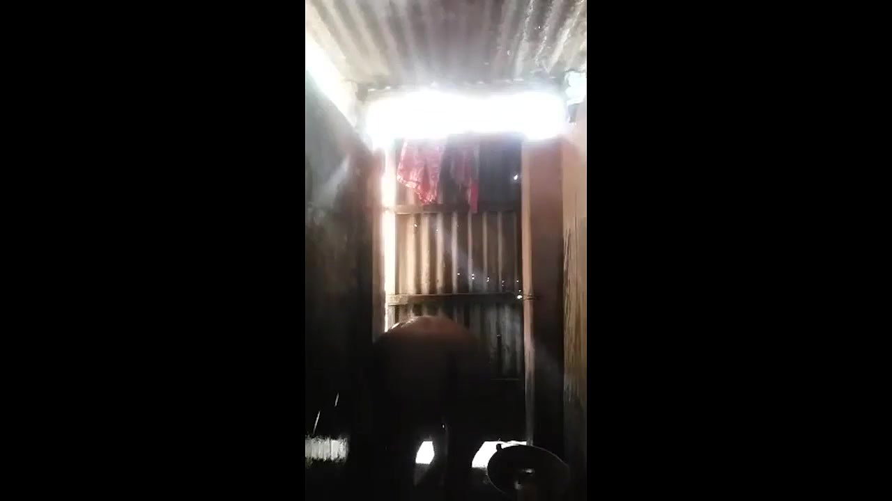 bengaoli unmarried babe recording her naked bathing clip