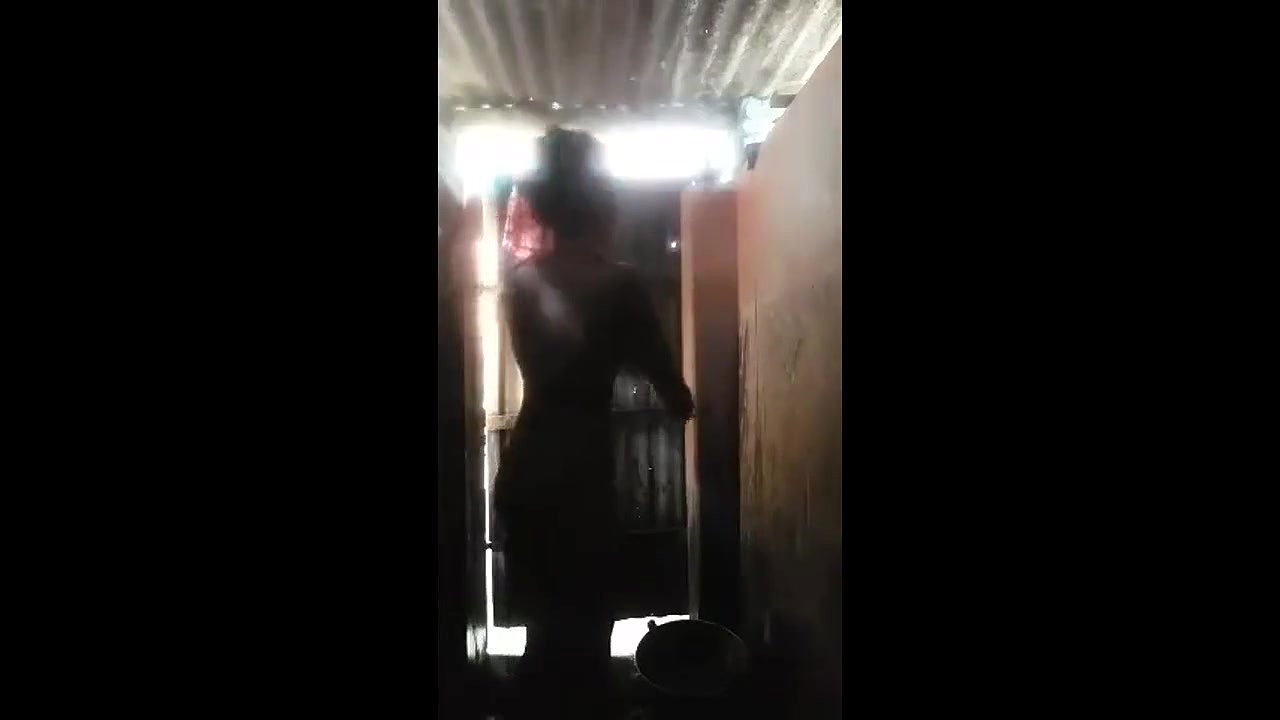 bengaoli unmarried babe recording her naked bathing clip