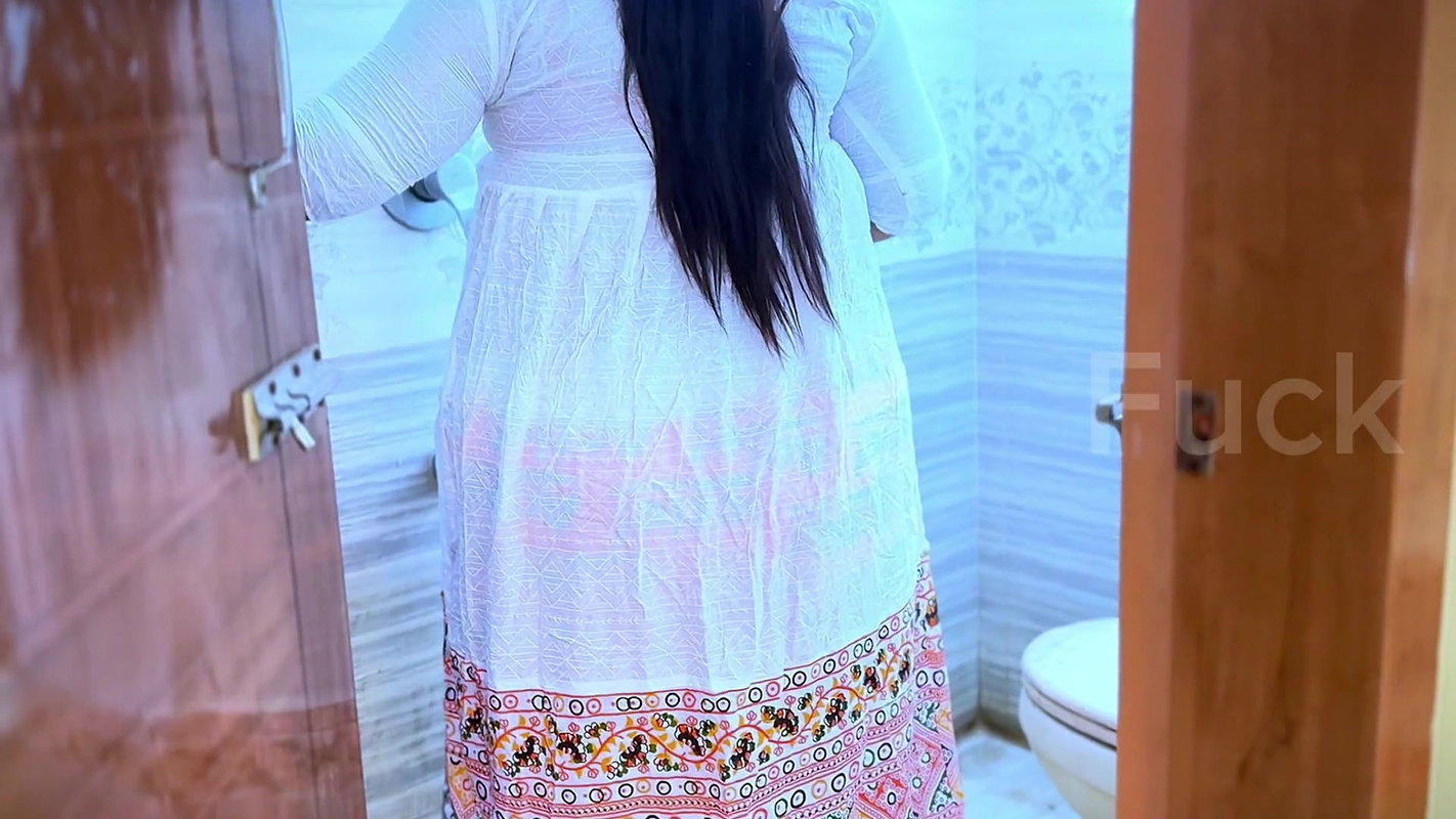 BBW hot Stepmom and I take advantage In Bathroom