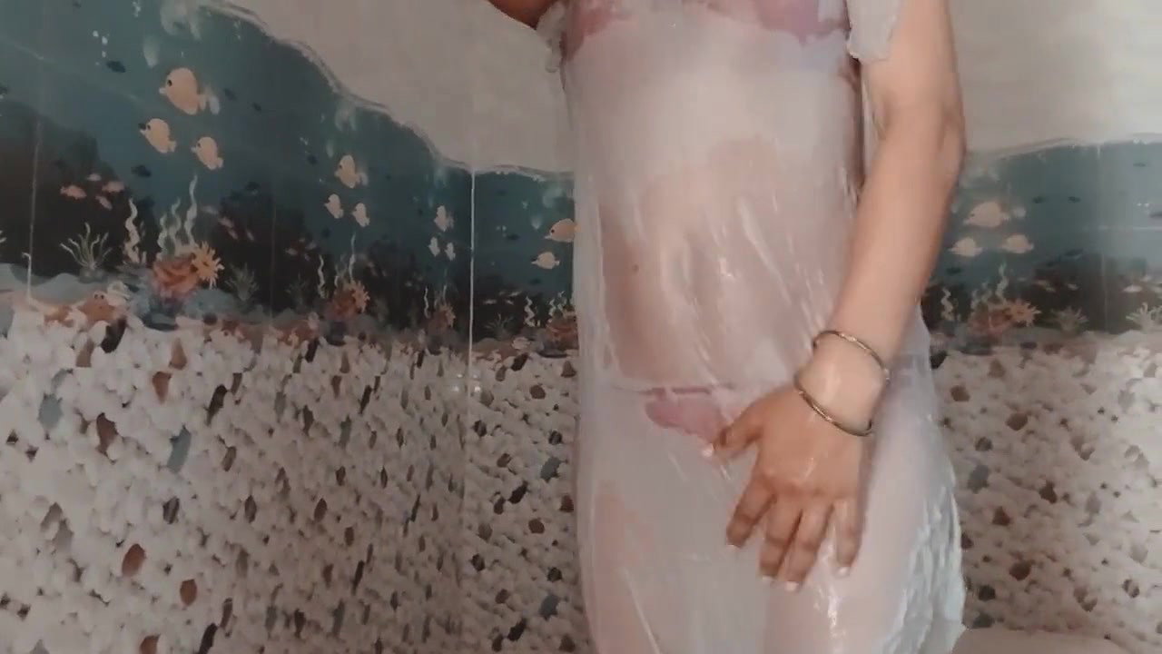 Bathing Sex, bhabhi does nude show, your Priya