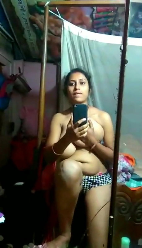 Desi Bhabhi with supr size boobs wat a boobss