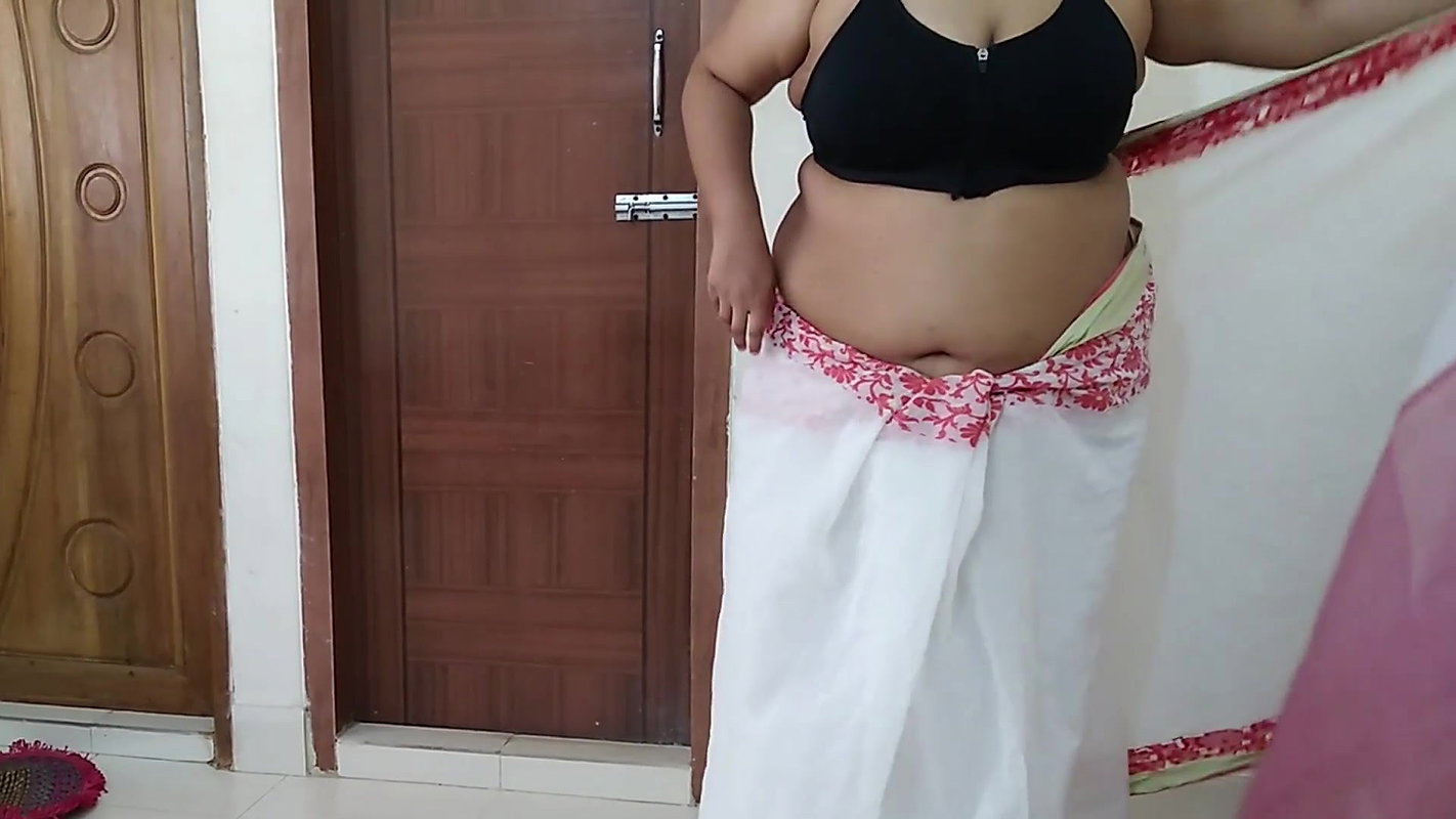 Bade Boobs aur bade Gand wali tamil Hot chachi ki chudai majboor