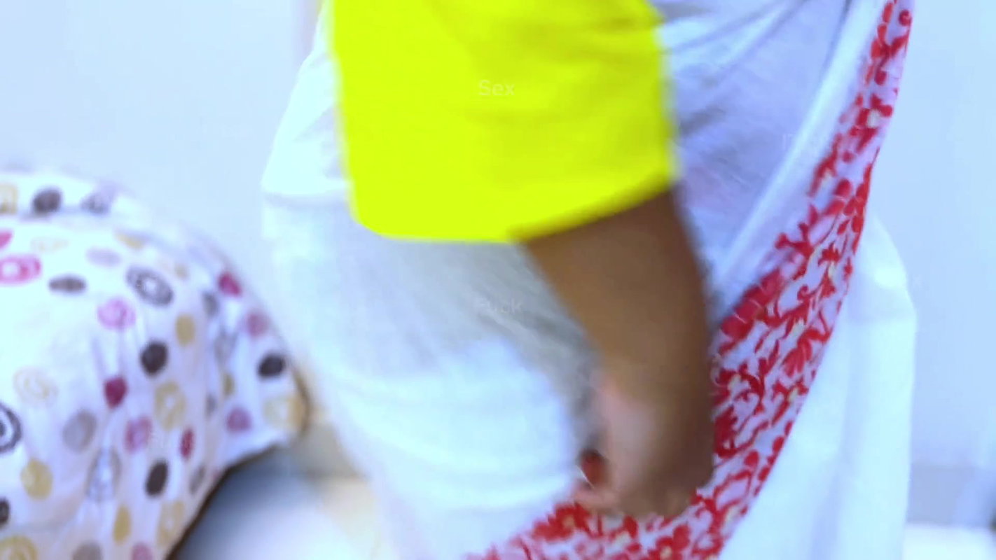 Ayesha Bhabhi ko Thapa Thap Choda Apni Devar jab unhone nae sari blauj pahana hua tha