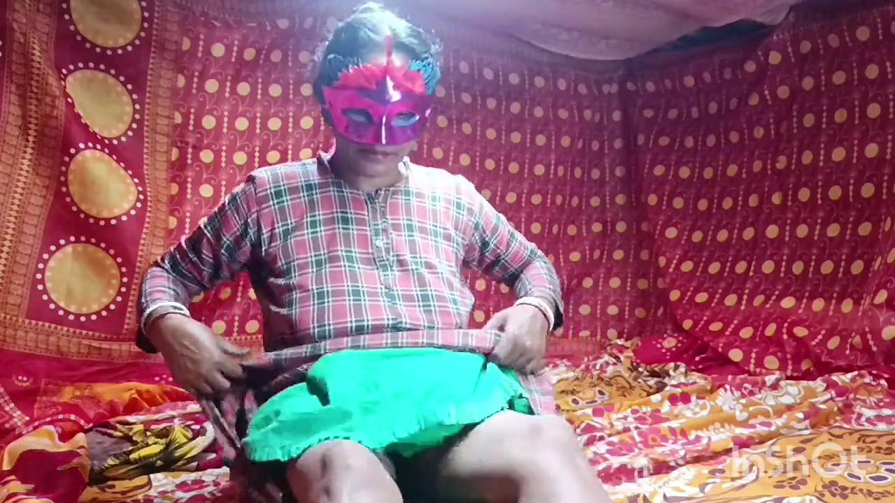 amazing Cut my pussy hair with the spade nomita bhabhi