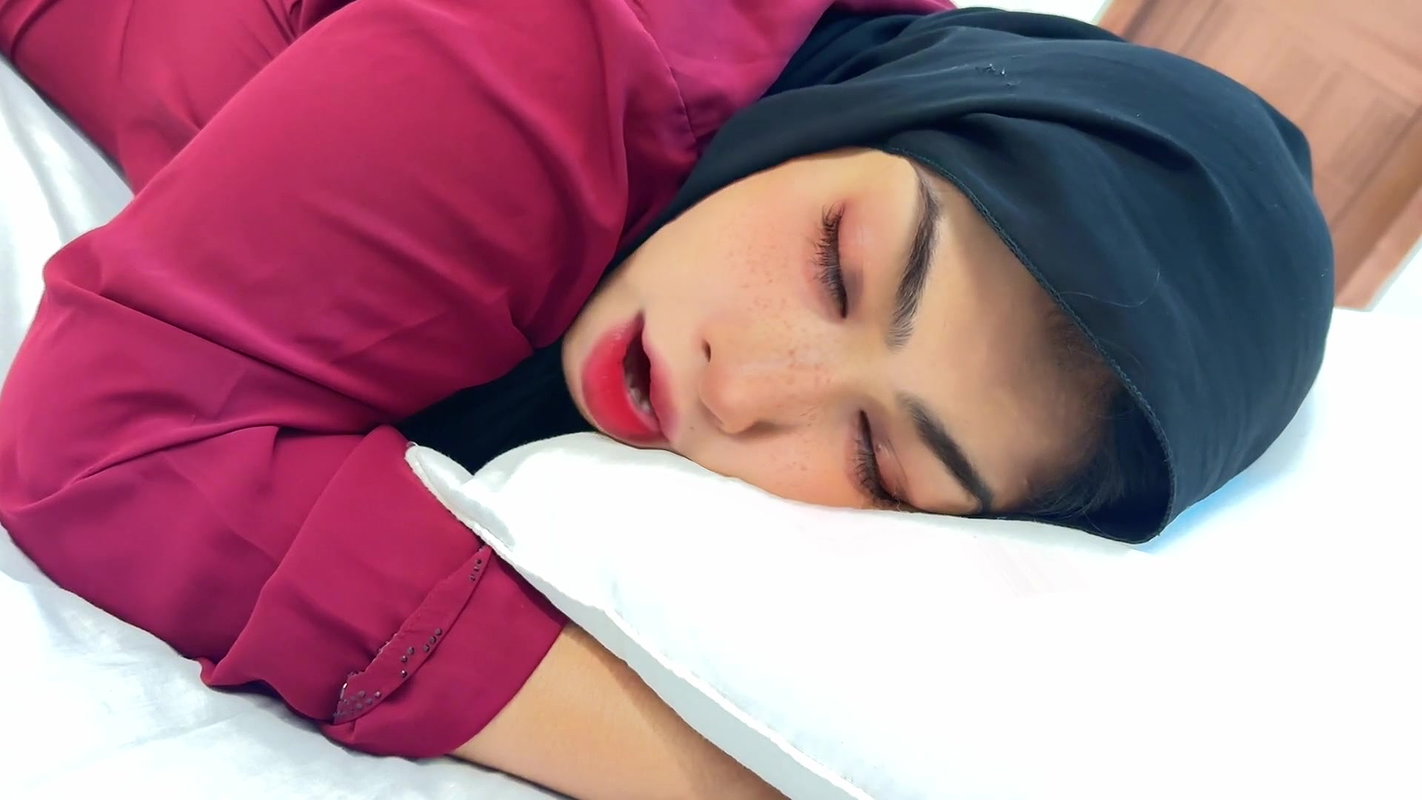 18yo Stepson Fucks Chubby beautiful 35yo Stepmom in Saudi Arabia – Stepson & Stepmom Bed Sharing