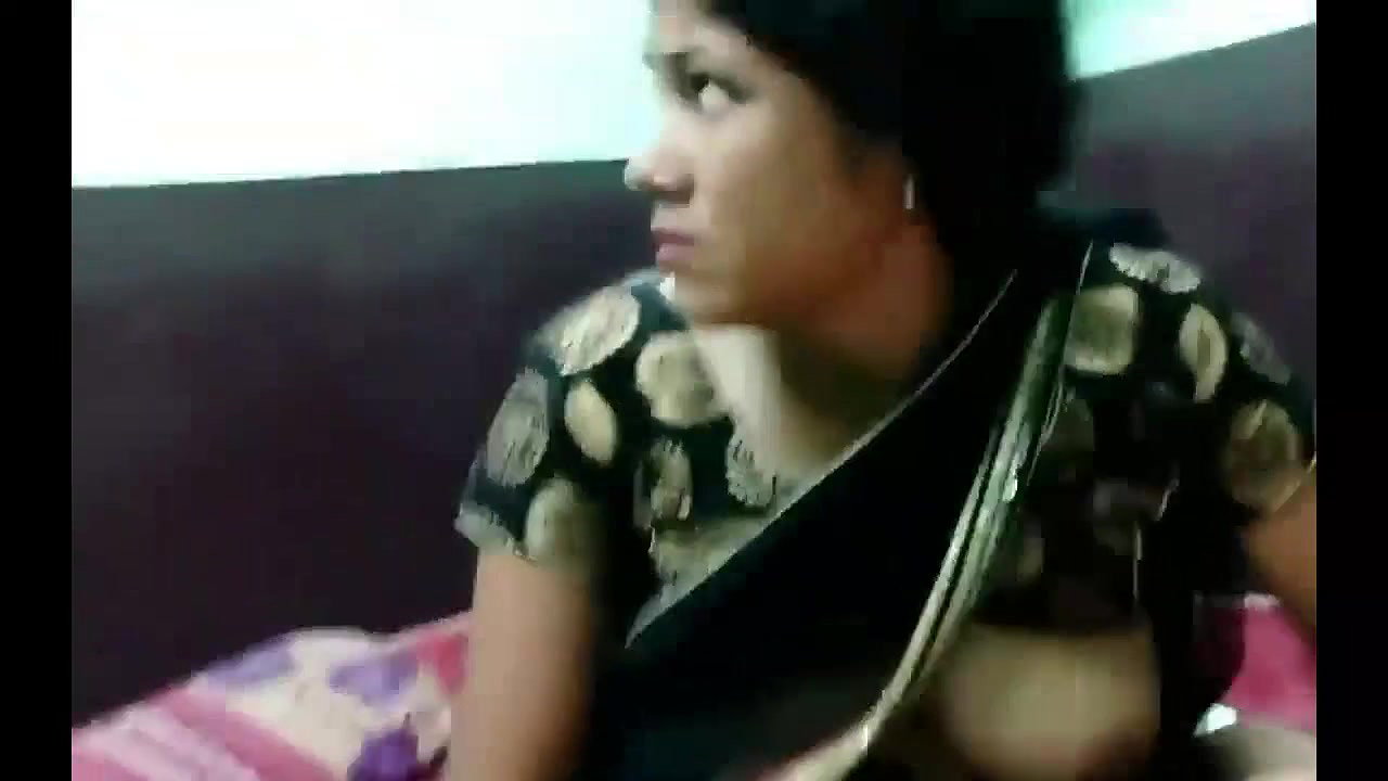 desi aunty in sari jerking