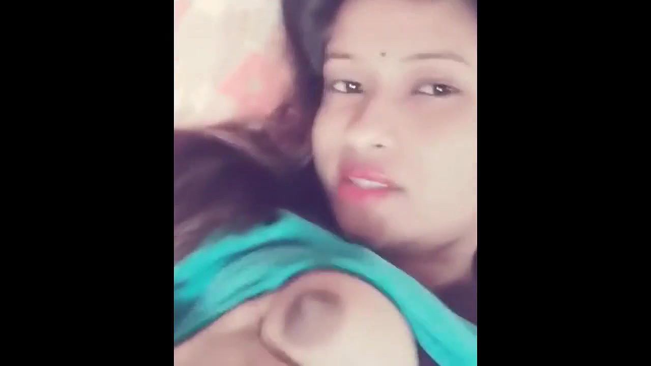 desi college girl showing boobs