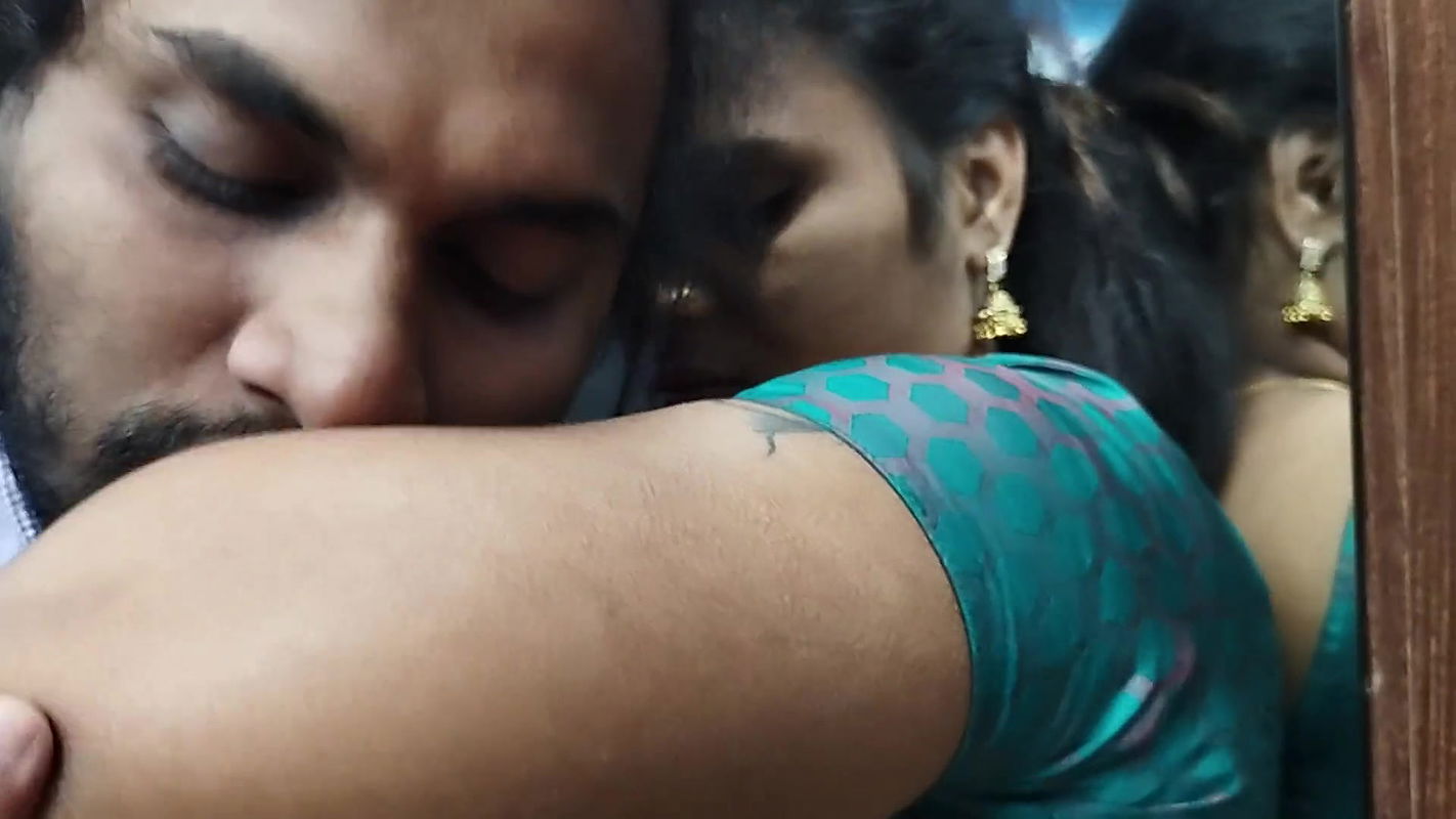 Mallu hot girl half saree romance with lip lock, Desi malayali girl half saree hot romance with lip lock, Mallu couple hot kiss