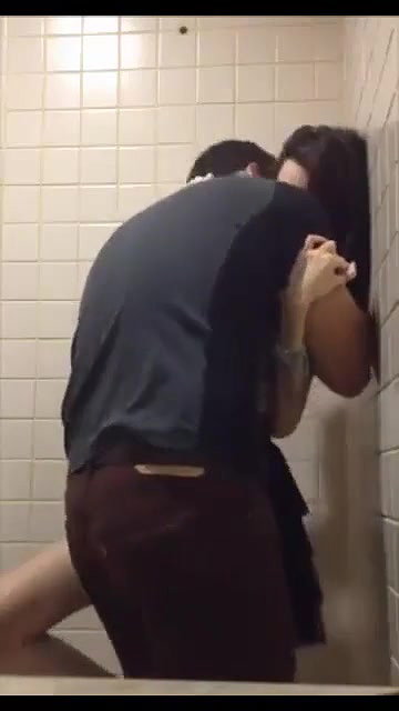 pakistani couple fuck in macdonals bathroom