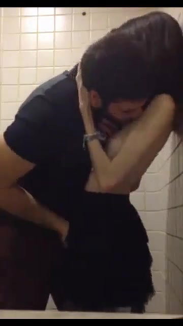 pakistani couple fuck in macdonals bathroom