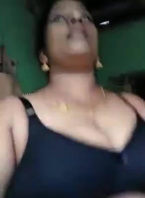 Desi mature mom shows