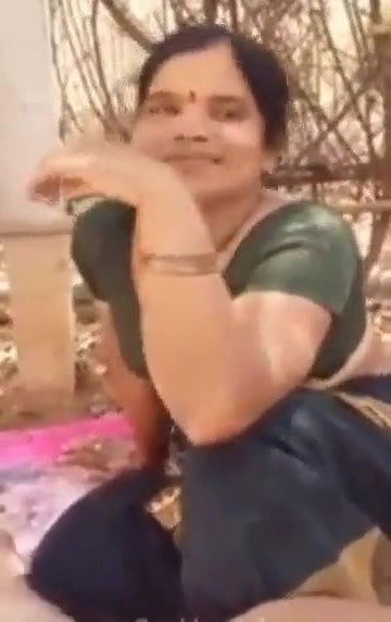 Desi Mature Raand outdoor Bj
