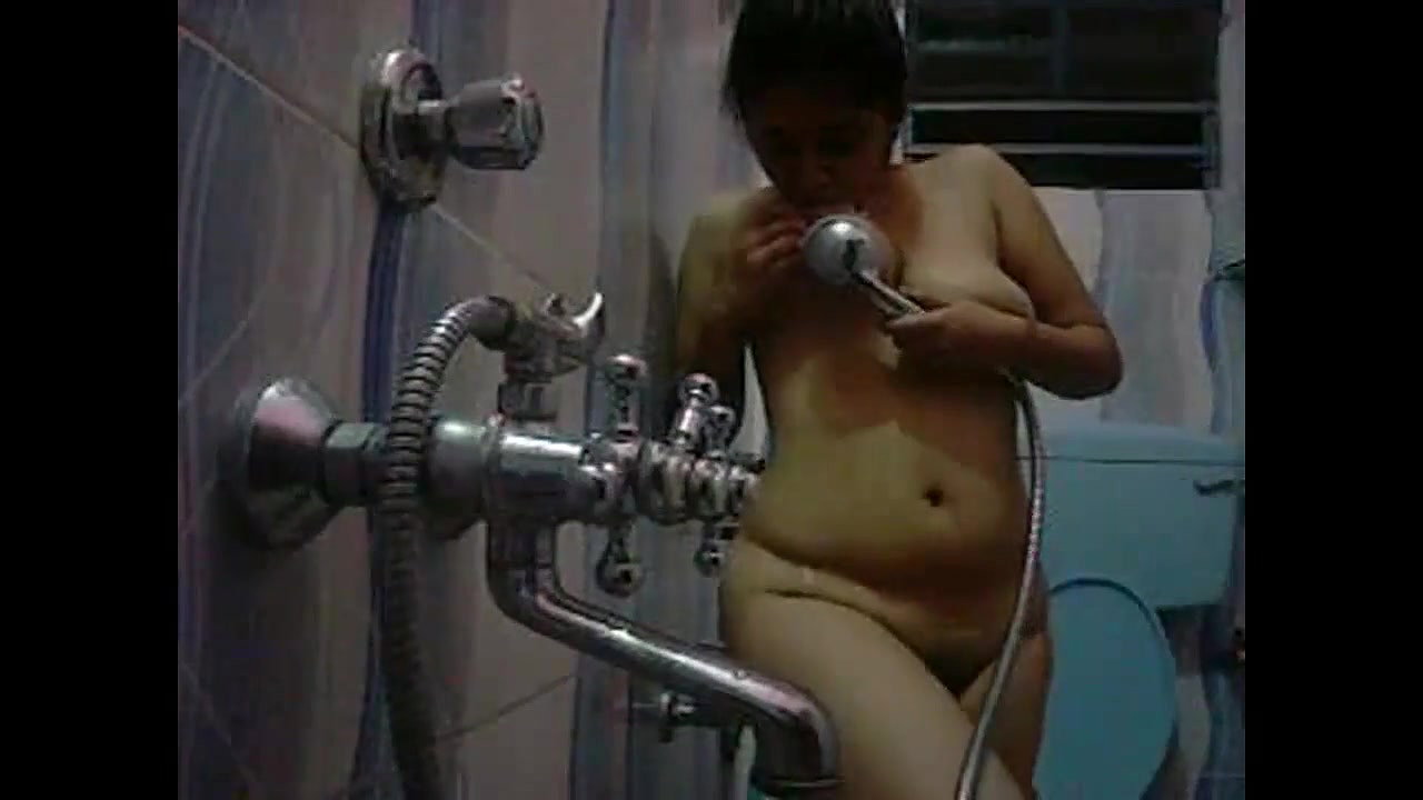 bengali college girl simu bathroom masturbation