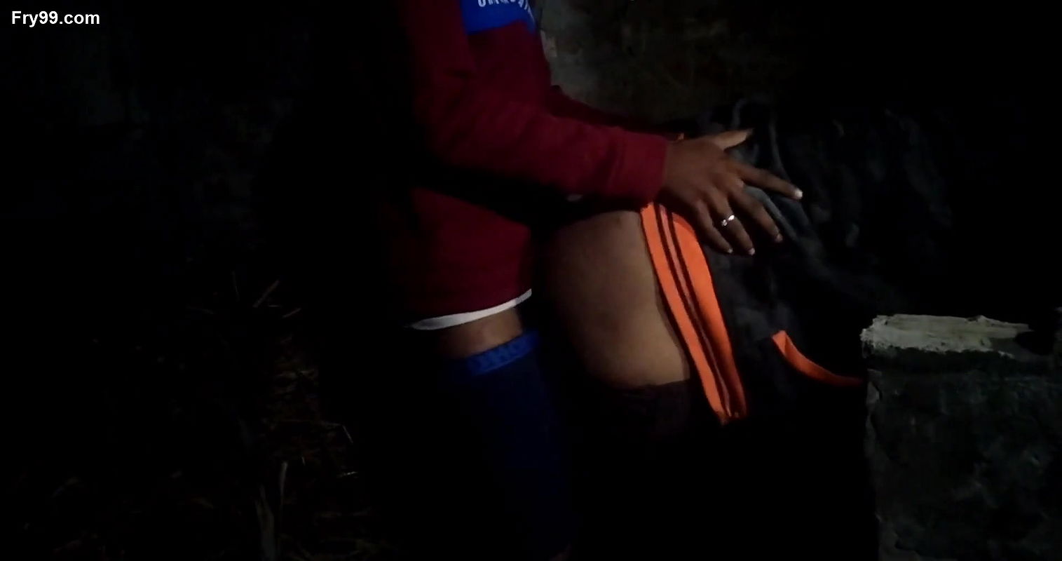 Calling Heena sister-in-law at the back of the house on the occasion of the new year, she stood standing in clear Hindi voice.