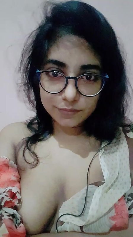 Desi cute girl hot body