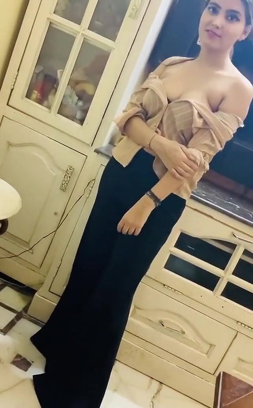 Desi Sexy Cuteee Model grl