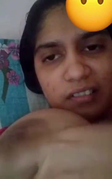 updates Cute Indian Girl shows her Big Boobs