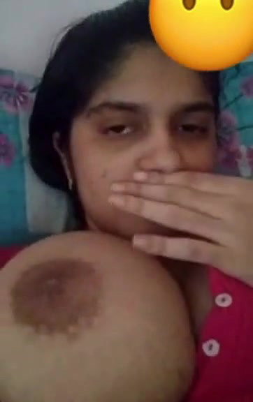 updates Cute Indian Girl shows her Big Boobs