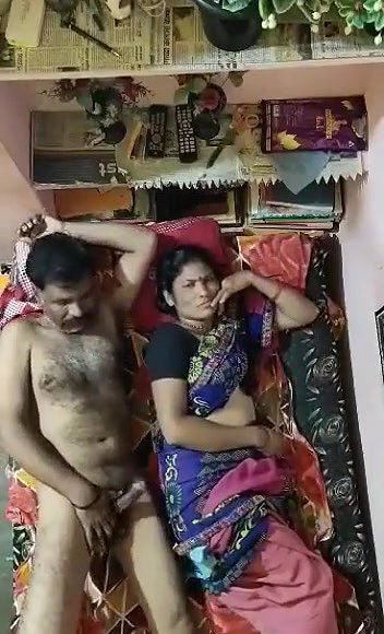 Desi ucnle fuking wife sistr-1