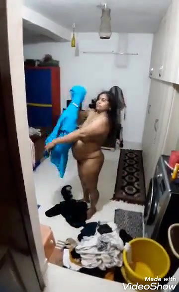 Desi Aunty Nude video Record by Hubby