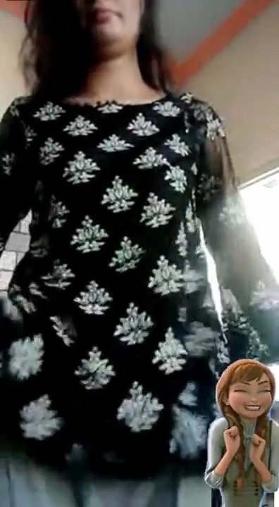 Paki Girl Shows Everything to Lover on Video Call Hot