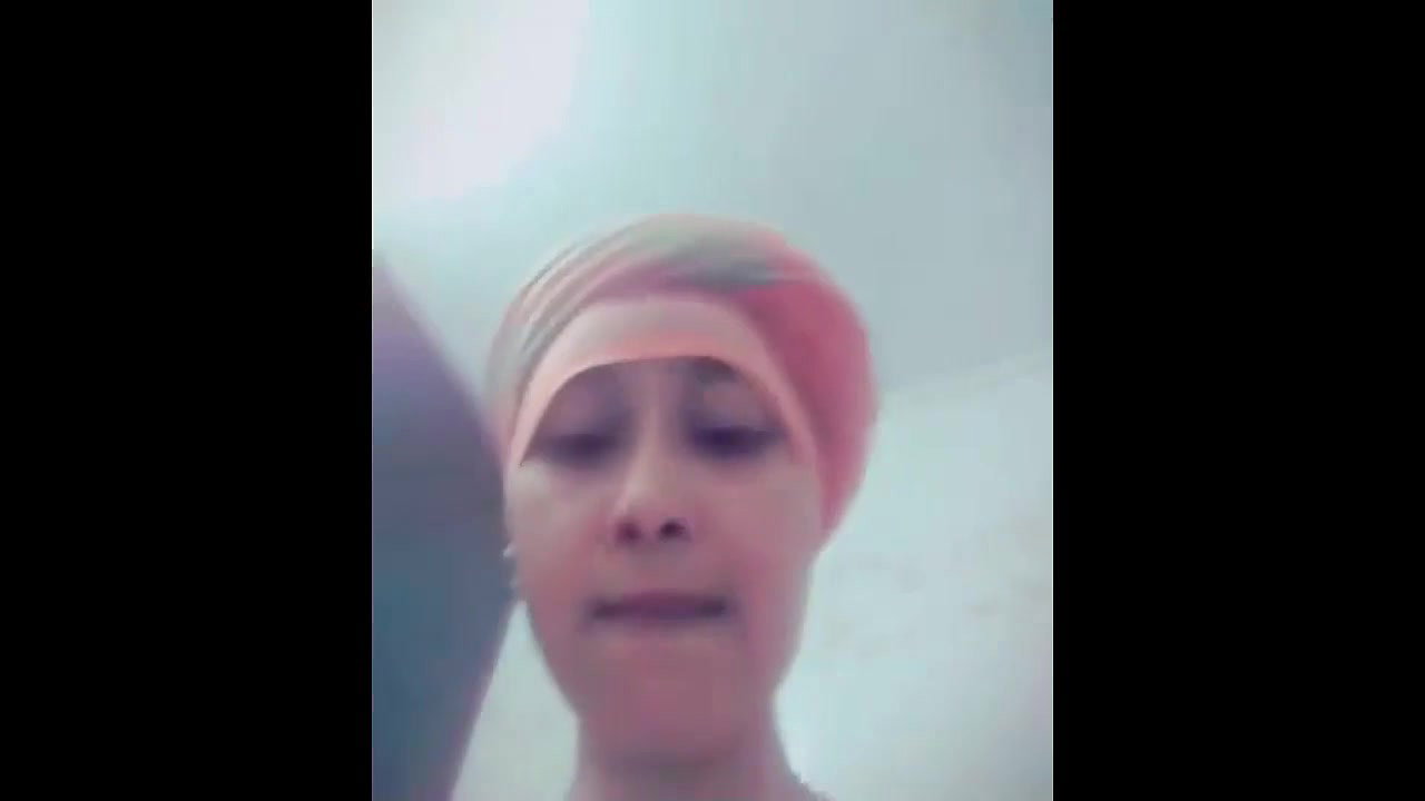 cute college girl capture fixing pad on periods and showing part 3i