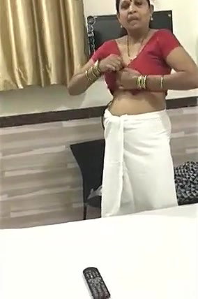 Desi With rfnds mom in hotel