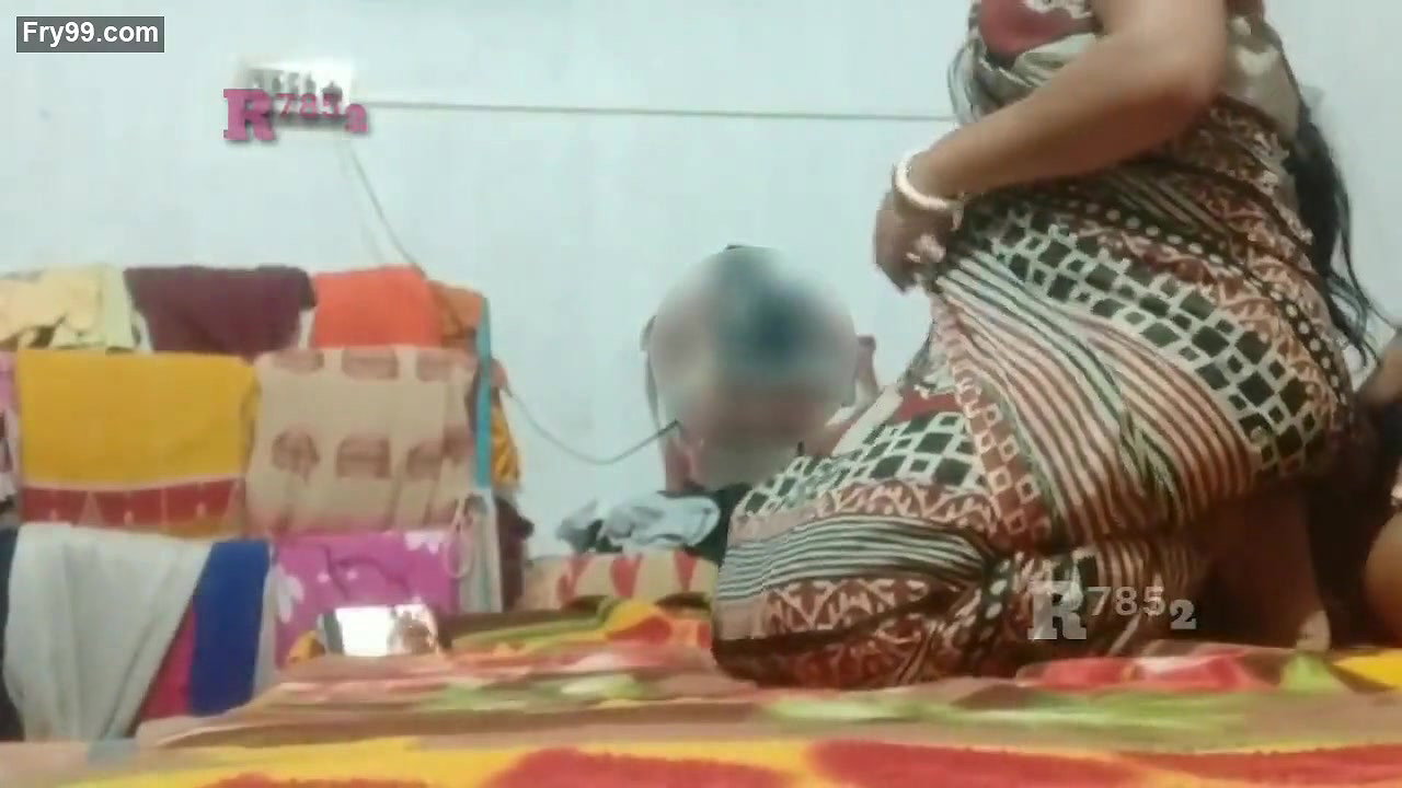 Hot and sexy bhabhi ko cousin dever ne maze lekar chudayi or romance ki bhabhi chut gili ho gyi