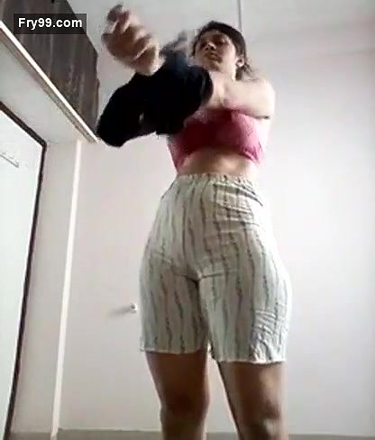Cute Desi girl Shows Her Boobs