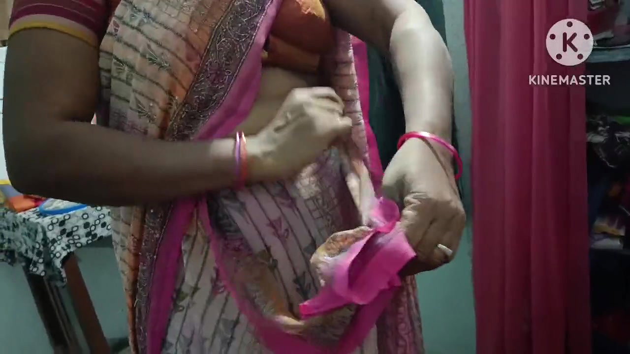 Telugu Andra aunty sorry wearing