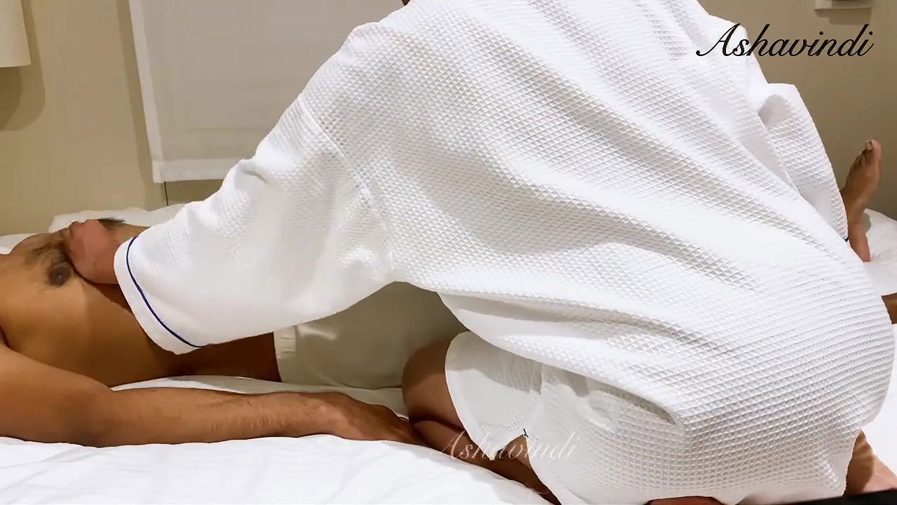 Hotel Room Sex – By Ashavindi with her new boyfriend