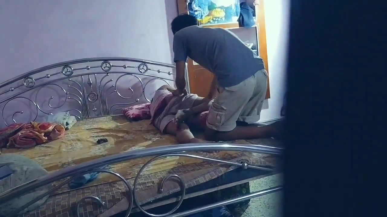 Dever bhabi ghapagap , achanak devar apni lund bhabi ki chut me dal di